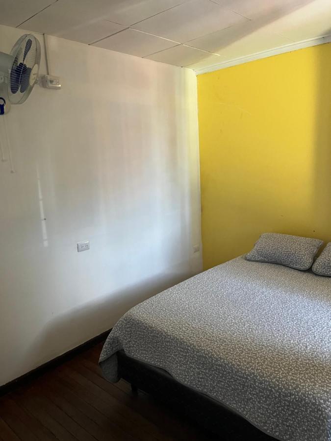 El Parque Bed And Breakfast Alajuela ภายนอก รูปภาพ